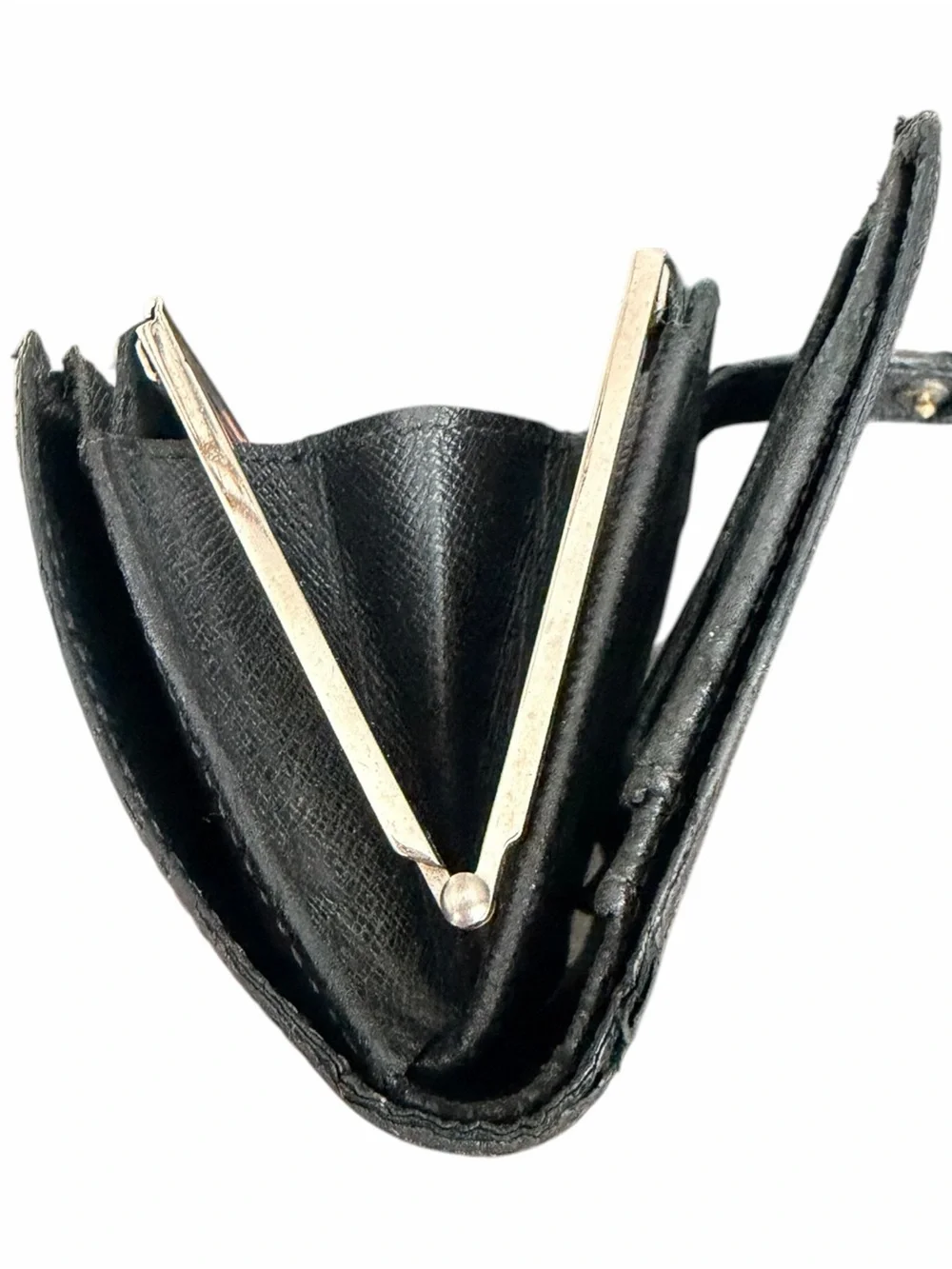 Authentic Louis Vuitton Black Epi Leather Kiss-Lock Wallet - Picture 6 of 10